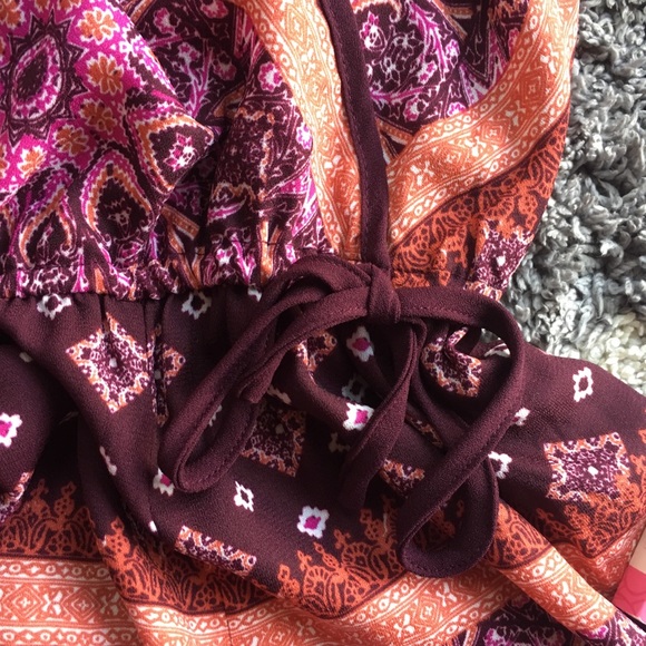 🦋COLD SHOULDER ROMPER🦋 - Picture 2 of 5